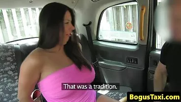 La film x francais hd bonne teen brune Carmel Cox baisée par deux grosses bites