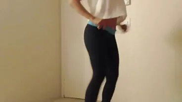 Zoe Parker et Krissy Lynn baisent dans femme porno hd la pose 69 de manière torride