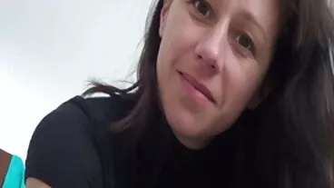 Poupée soumise à talons hauts Adine baisée par une machine à filme cu futai gratuite sexe