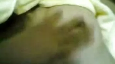 La superbe brune aux gros seins Amy Berton baisée dans la pose en filme porono gratis levrette