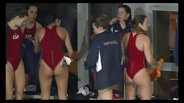 Les jolies dames Ava Sinclaire film porno hd francais et Anna Bailey partagent une énorme bite