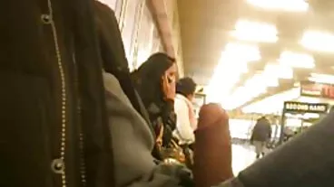 Ébène sensuelle aux gros seins Julie Kay pénétrée par video porno hd gratuit une grosse bite