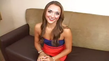 Cutie film porno francais en hd avec beau cul Bailey Brooke mérite une énorme bite