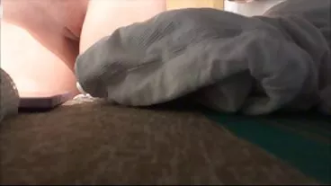 Bombasse miniature Natalia Nix pénétrée par une jolie longue femme porno hd bite