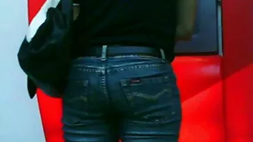 MILF aux film xxx en hd gros seins extrêmement chauds Ava Addams trompe son mari