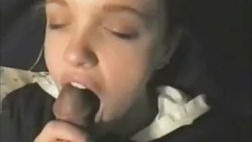 La bombasse aux gros seins ébène Mystique saute sur une longue bite blanche hd porno gratuite