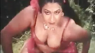 La jolie brune Bamby cherche porno tukif hd une éjaculation faciale massive