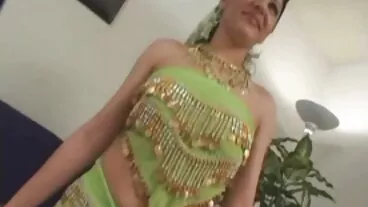 Étonnante poupée aux seins énormes Henna Ssy baisée film sex hd gratuit par une grosse bite