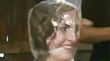 Fille tatouée au video porno francais hd gros cul Adel Sunshine baisée par derrière