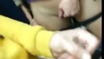 Les chéries Avery Moon et Victoria Gracen partagent une grosse bite xxx hd gratuit