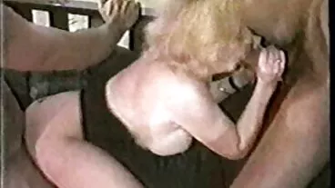 La déesse aux gros filme online gratis sex seins en solo Mischel Lee montre sa fente poilue