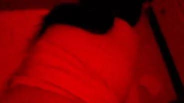La belle maman aux gros seins Jewels Jade aime le sexe anal en extérieur au film porno francais en hd bord de la piscine