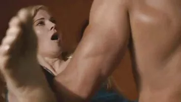 La bombasse amateur aux cheveux longs Kinuski site porno gratuit hd saute sur un pénis dur