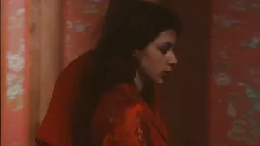 L'ange aux cheveux corbeau Julia De Lucia film francais porno hd se fait enculer