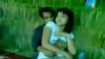 La jolie bombasse filme porno hd online gratis April Lee avale du sperme après un bon rapport sexuel