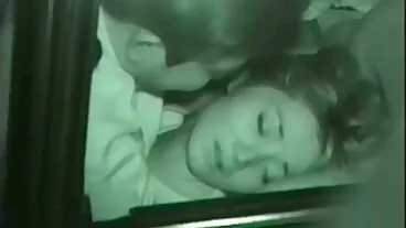 Poussin en solo Laney Gray sait comment jouer avec sa chatte humide meilleur site porno hd