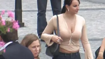 La jolie mannequin filme porono gratis aux gros seins Liya Silver essaie le sexe anal avec un nouvel amant