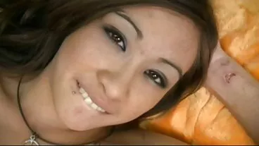 L'étonnante brune Maddi Black s'amuse avec son joli filme erotic gratis gode