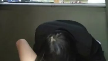 Jessica Rex, ange adolescente aux cheveux corbeau, trompe un propriétaire porno francais en hd